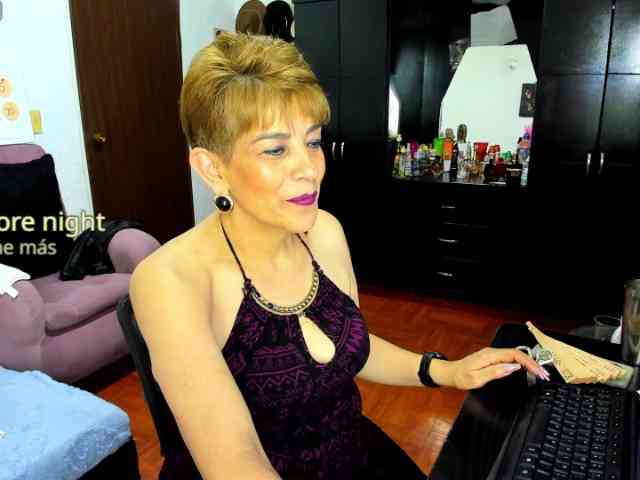 AngelinaStone65 webcam