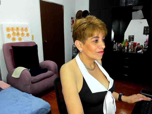 AngelinaStone65 webcam