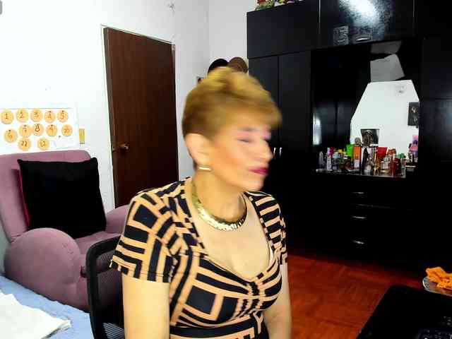 AngelinaStone65 webcam