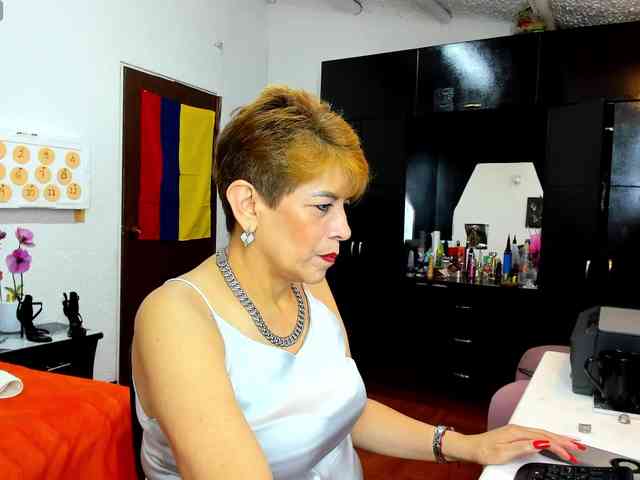 AngelinaStone65 webcam