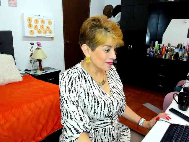 AngelinaStone65