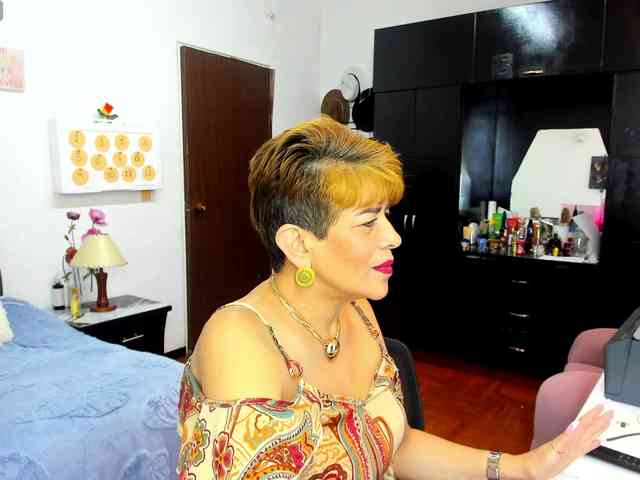 AngelinaStone65 webcam