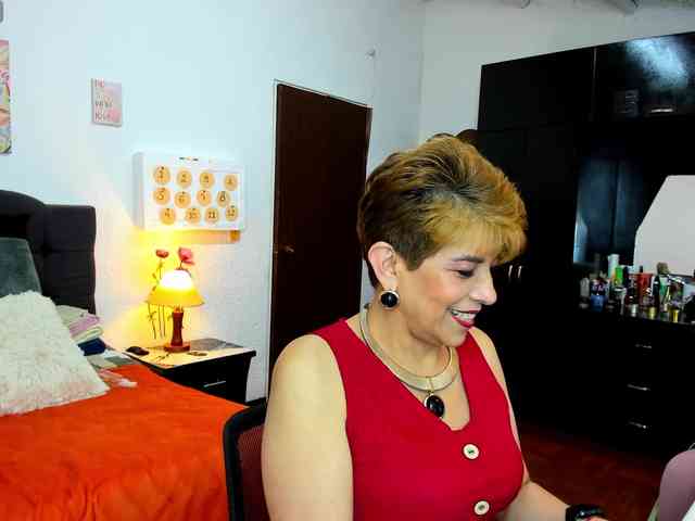 AngelinaStone65 Live Webcam on BongaCams