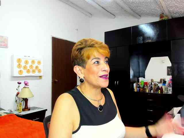 AngelinaStone65