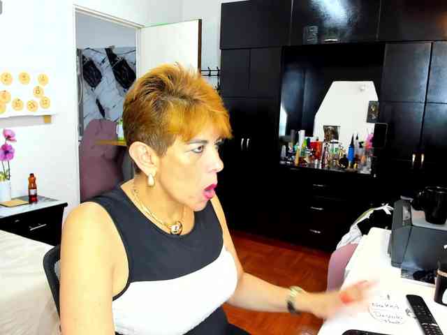 AngelinaStone65 webcam