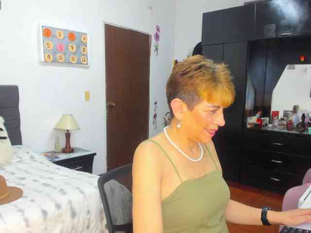 AngelinaStone65