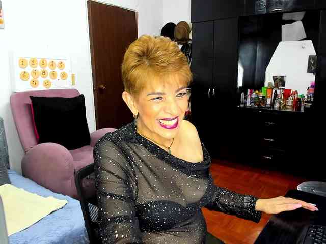 AngelinaStone65 webcam