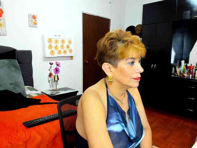 AngelinaStone65 webcam