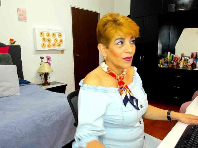AngelinaStone65 webcam