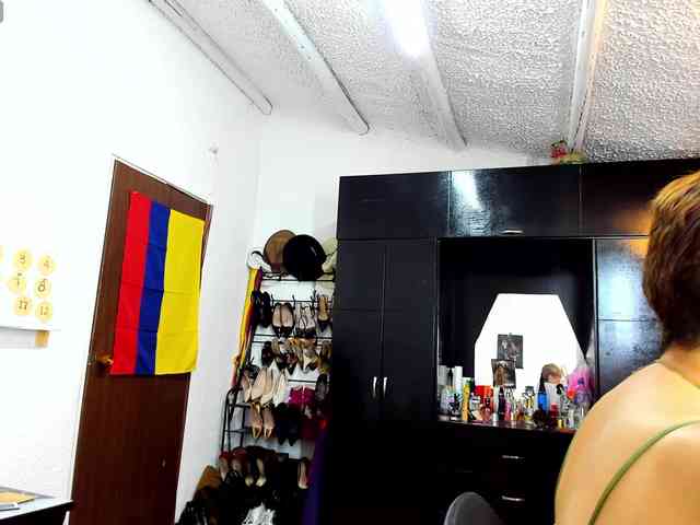 AngelinaStone65 webcam