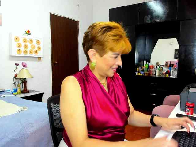 AngelinaStone65 webcam