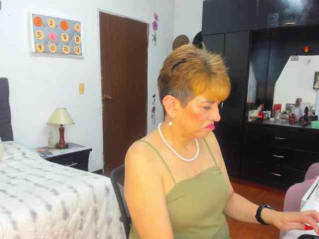 Modelo: AngelinaStone65