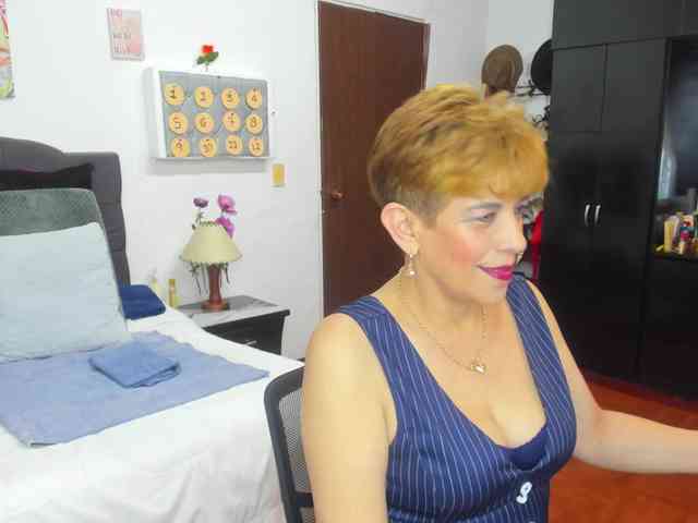 AngelinaStone65 webcam