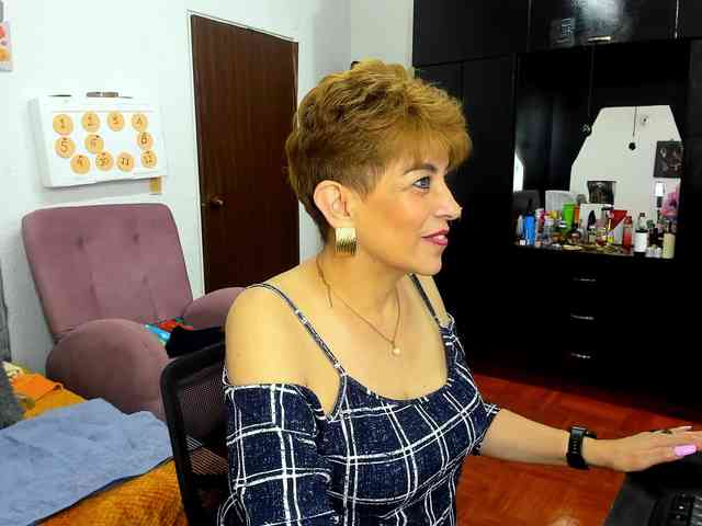 AngelinaStone65