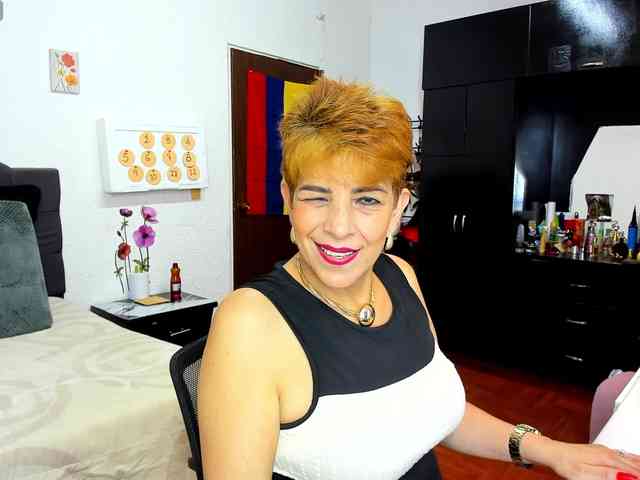 AngelinaStone65 webcam
