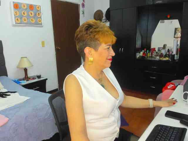 AngelinaStone65