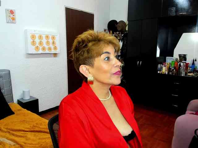 Modelo: AngelinaStone65