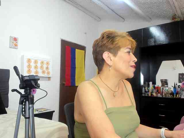 AngelinaStone65 webcam