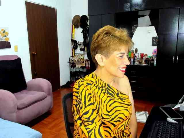 AngelinaStone65 webcam