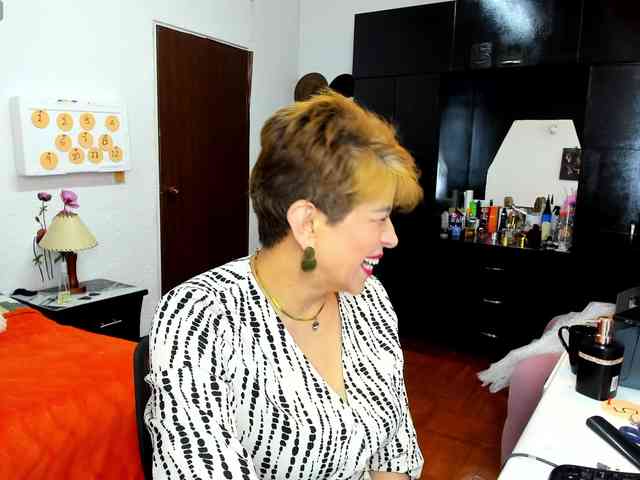 AngelinaStone65 webcam