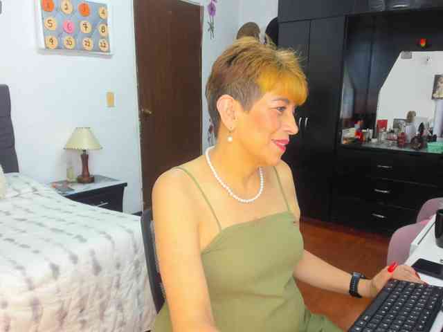 AngelinaStone65