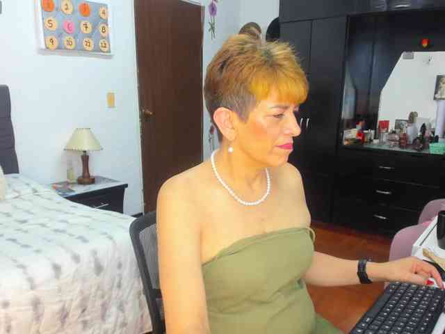 AngelinaStone65
