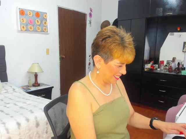 AngelinaStone65