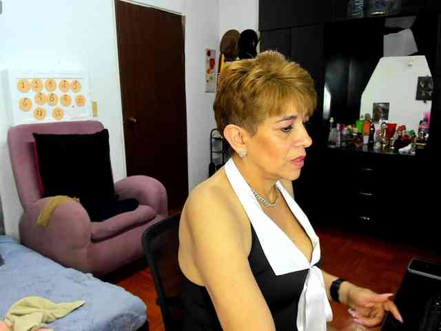 AngelinaStone65 webcam