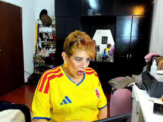 AngelinaStone65 webcam