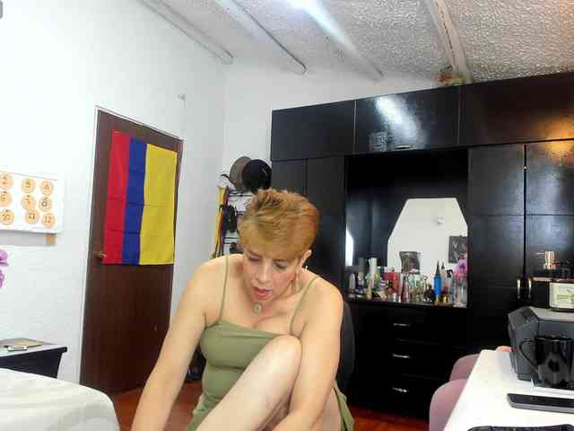 AngelinaStone65 webcam
