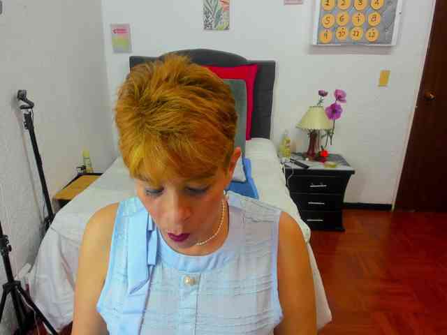 AngelinaStone65 webcam