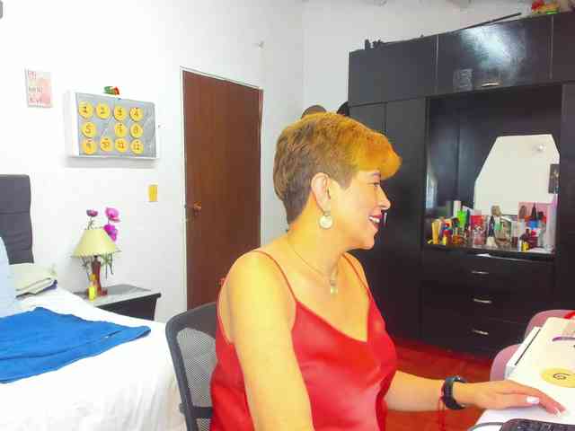 AngelinaStone65 webcam