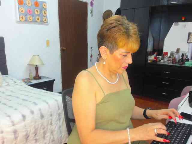 AngelinaStone65