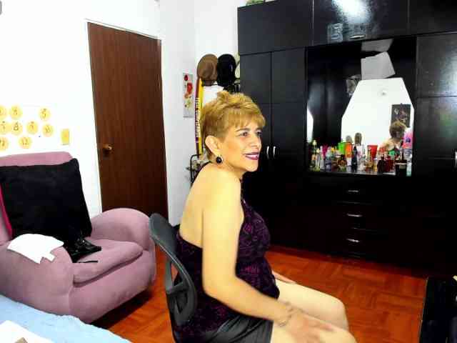 AngelinaStone65 webcam