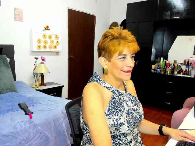 AngelinaStone65 webcam