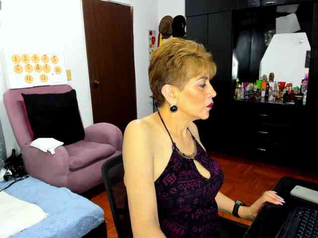 AngelinaStone65 webcam