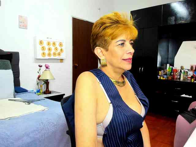 Model: AngelinaStone65