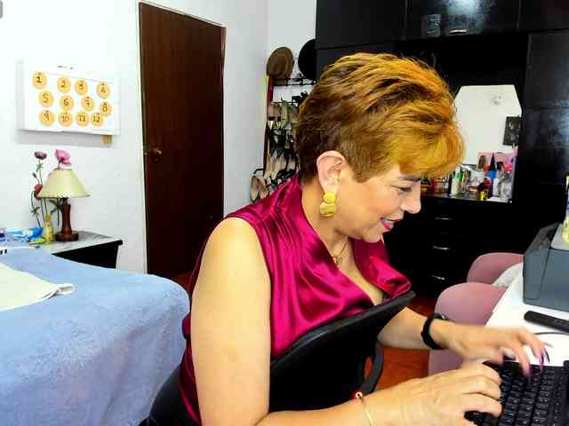 AngelinaStone65 webcam