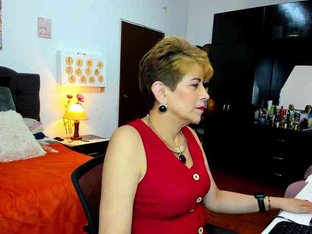 AngelinaStone65 webcam