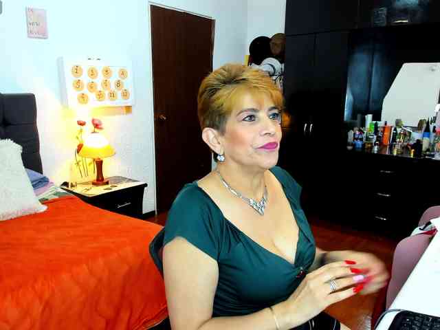 AngelinaStone65 webcam