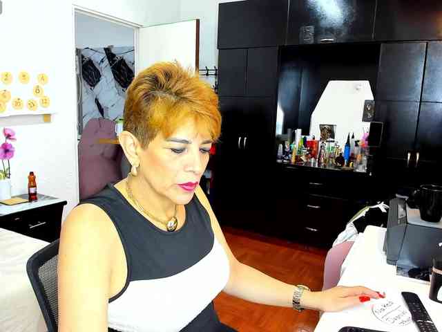AngelinaStone65 webcam