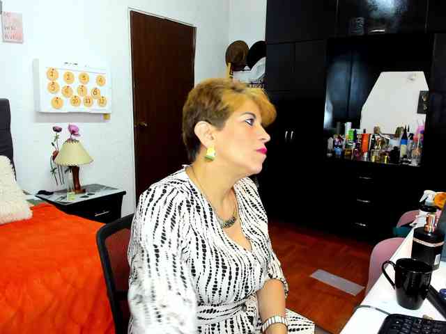 AngelinaStone65 webcam