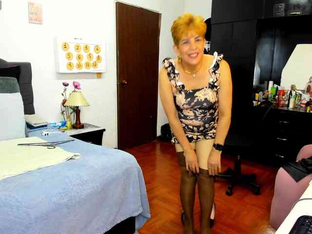 AngelinaStone65 webcam