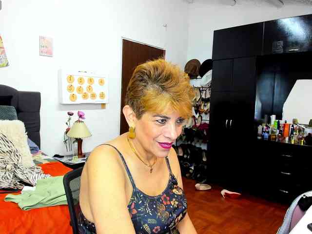 AngelinaStone65 webcam