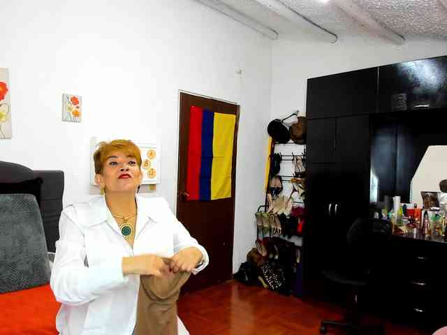 AngelinaStone65 webcam