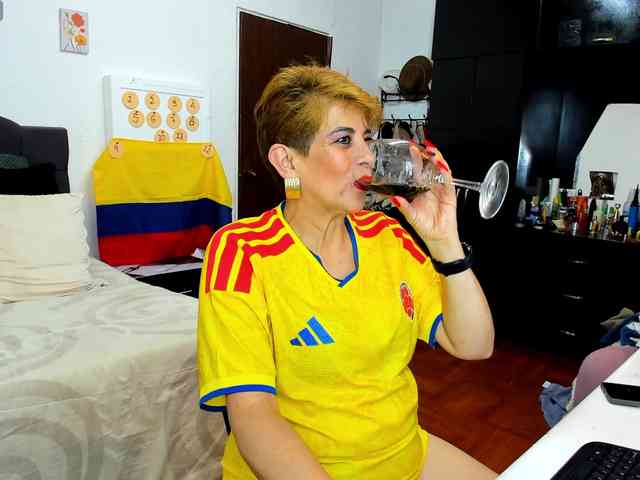 AngelinaStone65 webcam