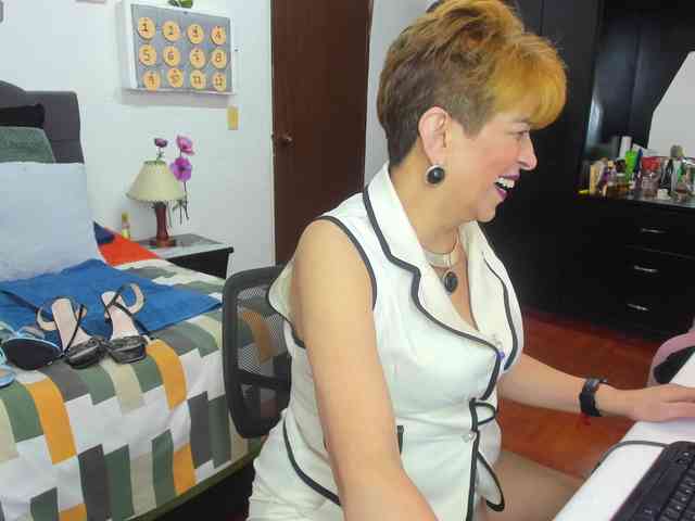 AngelinaStone65 webcam