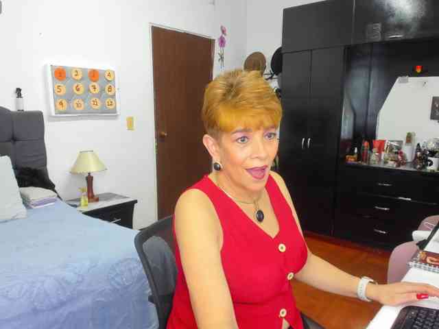 AngelinaStone65 webcam