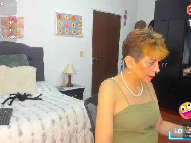 Model: AngelinaStone65
