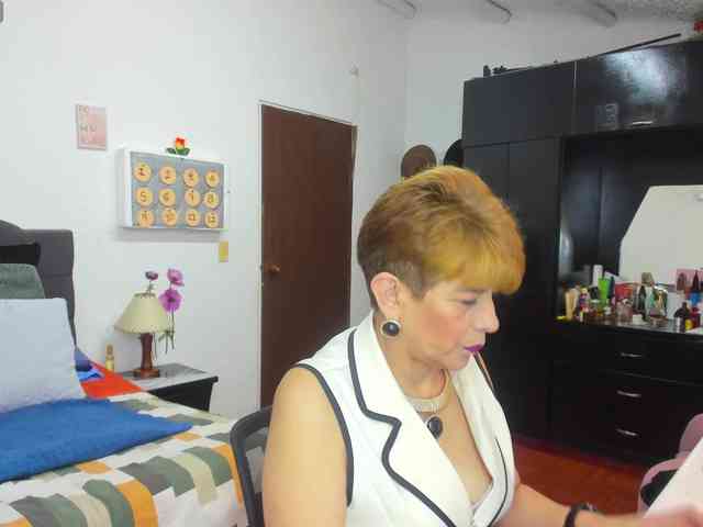 AngelinaStone65 webcam